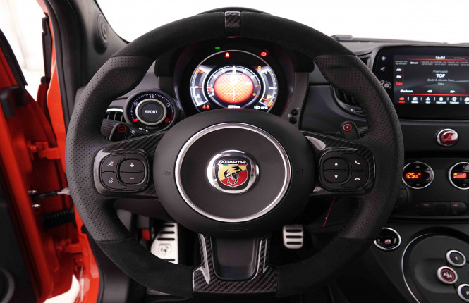 ABARTH_ABARTH_695C_2446633_15.jpg