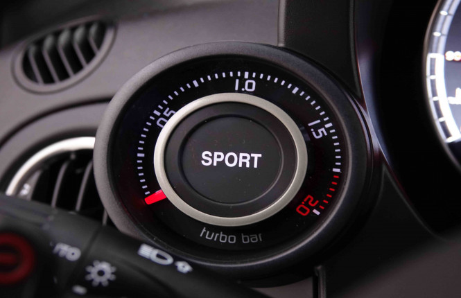 ABARTH_ABARTH_695C_2446633_16.jpg