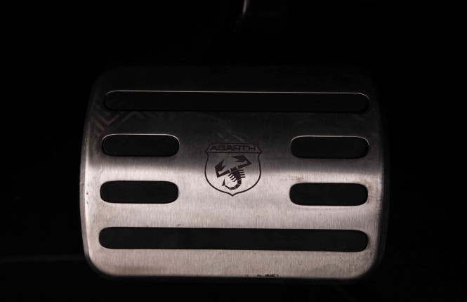 ABARTH_ABARTH_695C_2446633_18.jpg