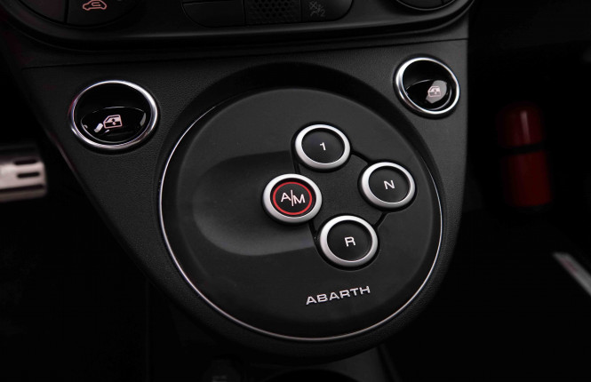 ABARTH_ABARTH_695C_2446633_22.jpg