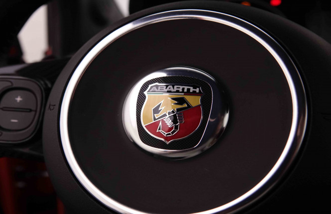 ABARTH_ABARTH_695C_2446633_30.jpg