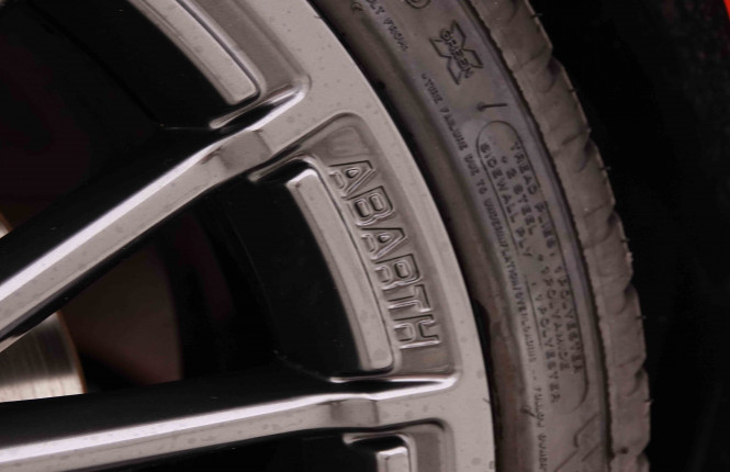 ABARTH_ABARTH_695C_2446633_32.jpg