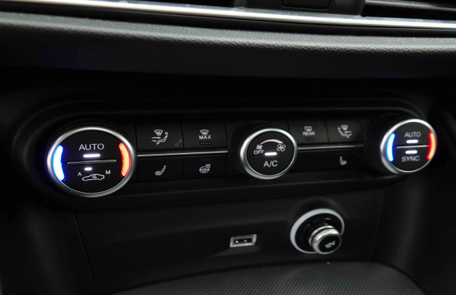 ALFAROMEO_ALFAROMEO_STELVIO_2653880_15.jpg ALFAROMEO_ALFAROMEO_STELVIO_2653880_15.jpg