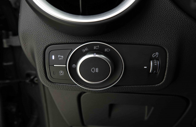 ALFAROMEO_ALFAROMEO_STELVIO_2653880_23.jpg ALFAROMEO_ALFAROMEO_STELVIO_2653880_23.jpg