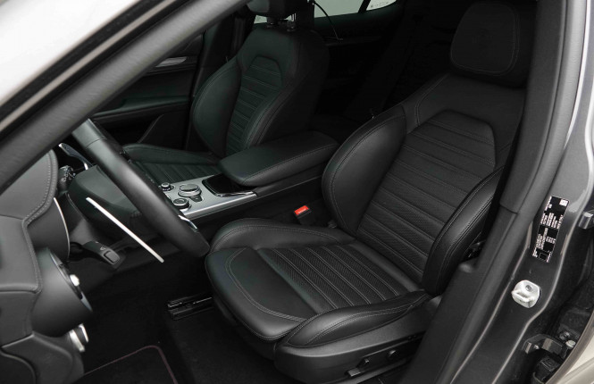 ALFAROMEO_ALFAROMEO_STELVIO_2653880_7.jpg ALFAROMEO_ALFAROMEO_STELVIO_2653880_7.jpg
