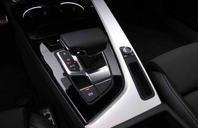 AUDI_AUDI_A4_2547236_16.jpg