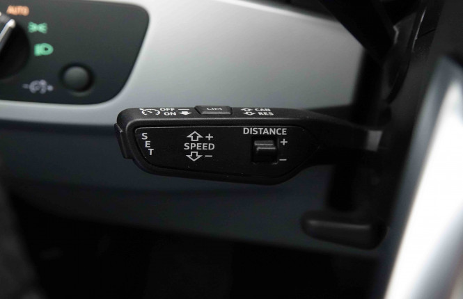 AUDI_AUDI_A4_2652018_17.jpg AUDI_AUDI_A4_2652018_17.jpg