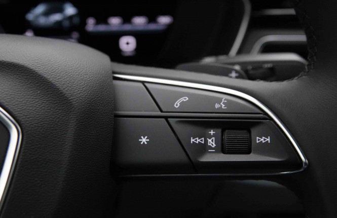 AUDI_AUDI_A4_2652018_19.jpg AUDI_AUDI_A4_2652018_19.jpg