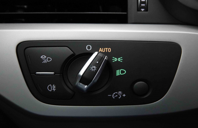 AUDI_AUDI_A4_2652018_20.jpg AUDI_AUDI_A4_2652018_20.jpg