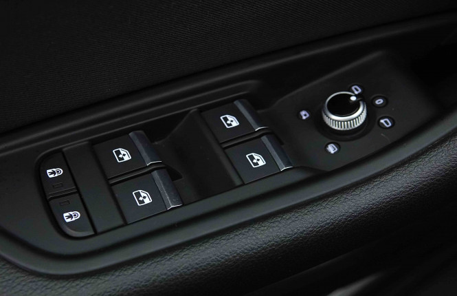 AUDI_AUDI_A4_2654902_23.jpg