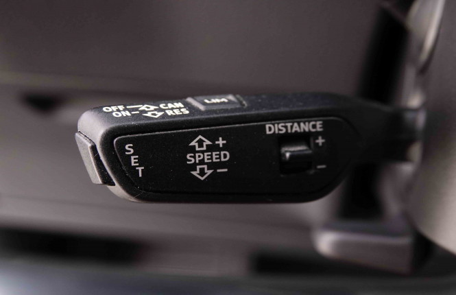 AUDI_AUDI_E_TRON_2548419_19.jpg