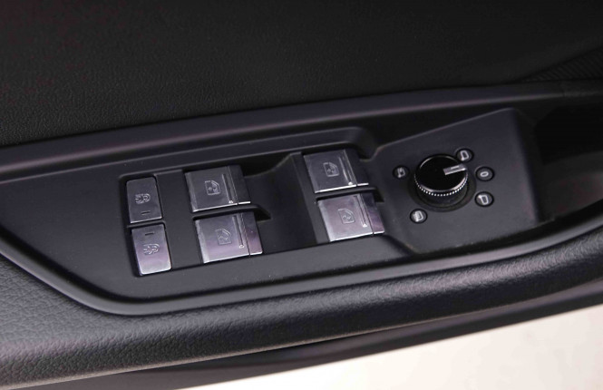 AUDI_AUDI_E_TRON_2548419_22.jpg
