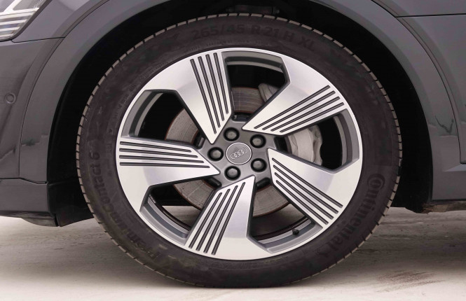 AUDI_AUDI_E_TRON_2548419_24.jpg