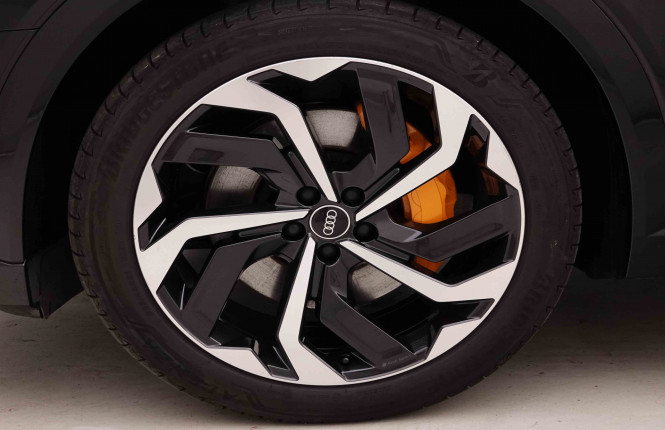 AUDI_AUDI_E_TRON_2551046_21.jpg