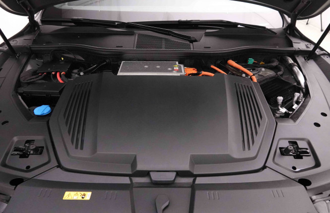 AUDI_AUDI_E_TRON_2652541_28.jpg