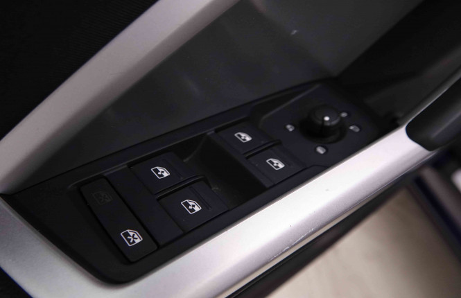 AUDI_AUDI_Q3_2548836_23.jpg
