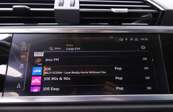 AUDI_AUDI_Q3_2549042_10.jpg