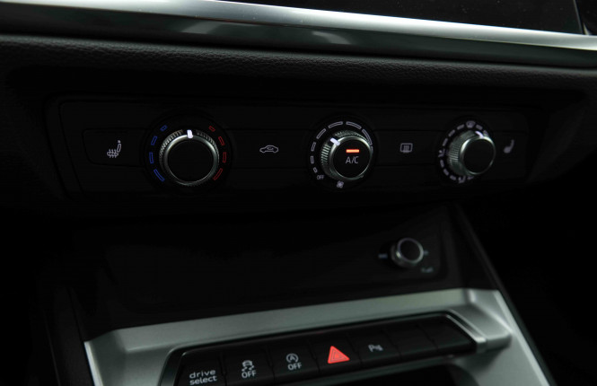 AUDI_AUDI_Q3_2654722_13.jpg AUDI_AUDI_Q3_2654722_13.jpg