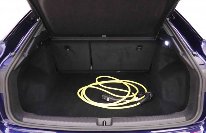 AUDI_AUDI_Q4 E_TRON_2652121_5.jpg AUDI_AUDI_Q4 E_TRON_2652121_5.jpg