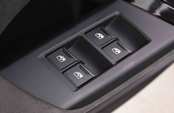 AUDI_AUDI_Q6 E_TRON_2549745_28.jpg