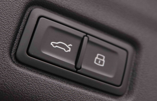 AUDI_AUDI_Q6 E_TRON_2549745_6.jpg