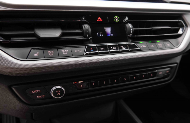 BMW_BMW_1_2548749_14.jpg