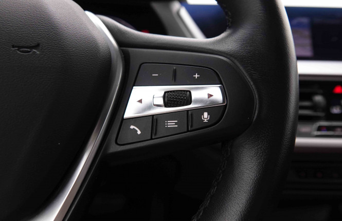 BMW_BMW_1_2548749_20.jpg