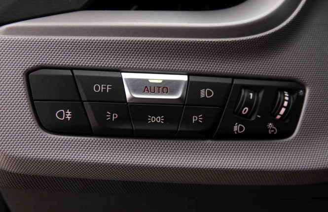 BMW_BMW_1_2548749_8.jpg