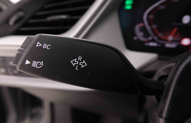 BMW_BMW_1_2548750_17.jpg