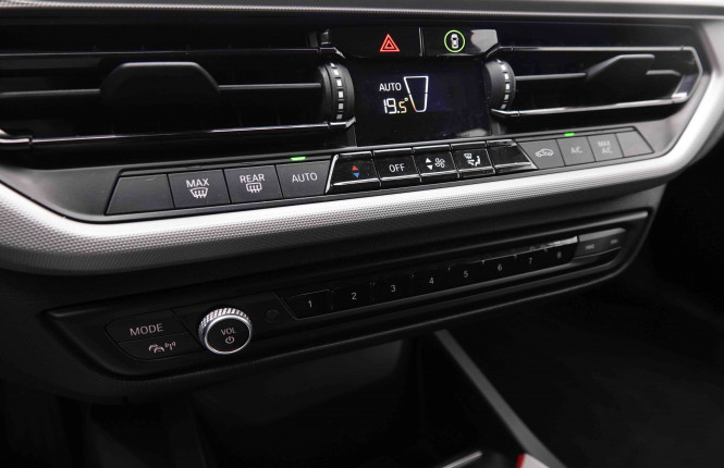 BMW_BMW_1_2550168_15.jpg