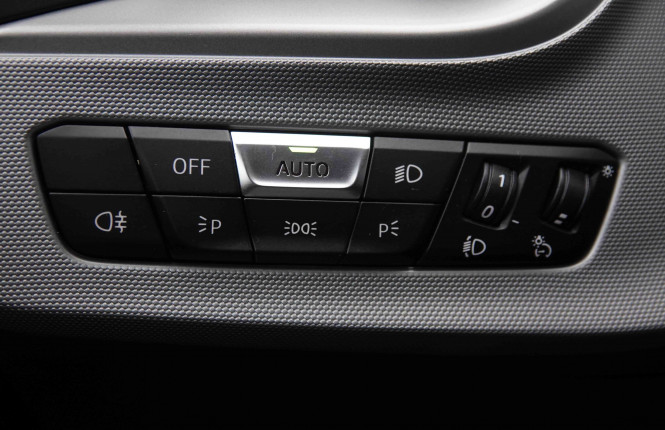 BMW_BMW_1_2550168_9.jpg