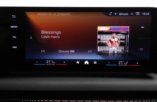 BMW_BMW_1_2652854_11.jpg BMW_BMW_1_2652854_11.jpg