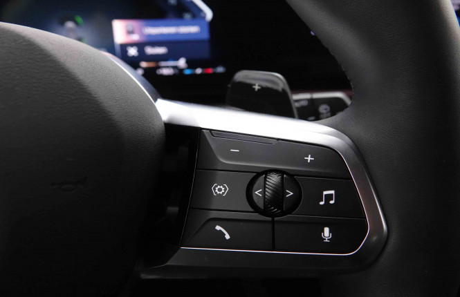 BMW_BMW_1_2652854_18.jpg BMW_BMW_1_2652854_18.jpg