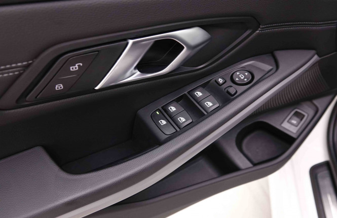 BMW_BMW_3_2549086_22.jpg