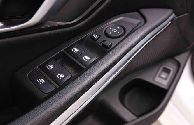 BMW_BMW_3_2550109_21.jpg BMW_BMW_3_2550109_21.jpg