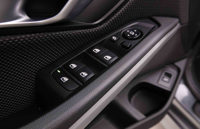 BMW_BMW_3_2550681_21.jpg