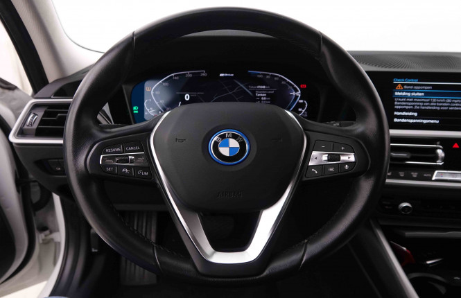 BMW_BMW_3_2550882_10.jpg BMW_BMW_3_2550882_10.jpg