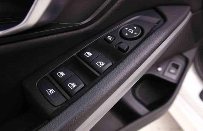 BMW_BMW_3_2550882_22.jpg BMW_BMW_3_2550882_22.jpg