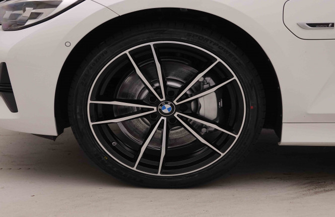 BMW_BMW_3_2550882_23.jpg BMW_BMW_3_2550882_23.jpg