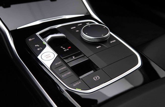 BMW_BMW_3_2550902_16.jpg