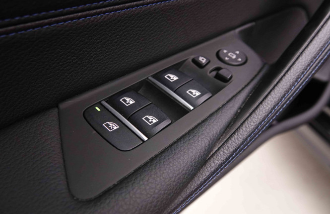 BMW_BMW_5_2550126_22.jpg BMW_BMW_5_2550126_22.jpg