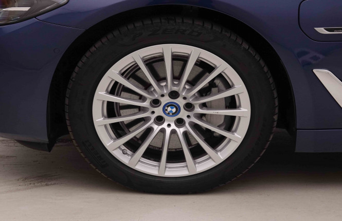 BMW_BMW_5_2550300_24.jpg BMW_BMW_5_2550300_24.jpg