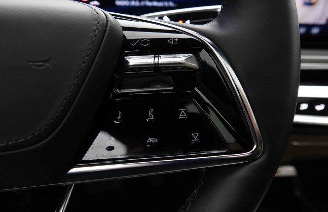 CADILLAC_CADILLAC_LYRIC_2653047_22.jpg