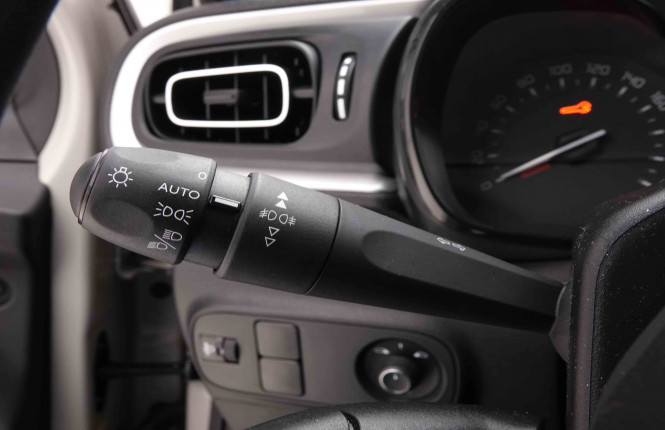 CITROEN_CITROEN_C3_2551347_15.jpg CITROEN_CITROEN_C3_2551347_15.jpg