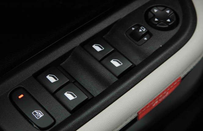 CITROEN_CITROEN_C3_2654474_18.jpg CITROEN_CITROEN_C3_2654474_18.jpg