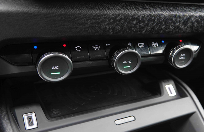 CITROEN_CITROEN_C4 X_2549728_15.jpg
