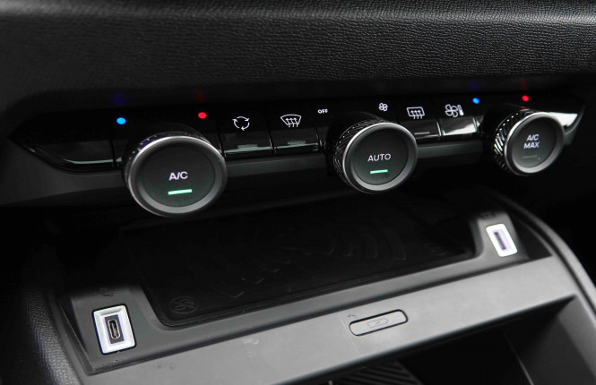 CITROEN_CITROEN_C4 X_2550575_16.jpg