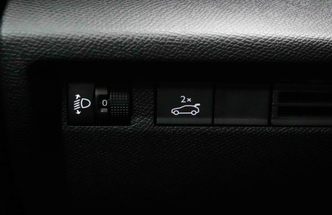 CITROEN_CITROEN_C4 X_2652703_19.jpg CITROEN_CITROEN_C4 X_2652703_19.jpg