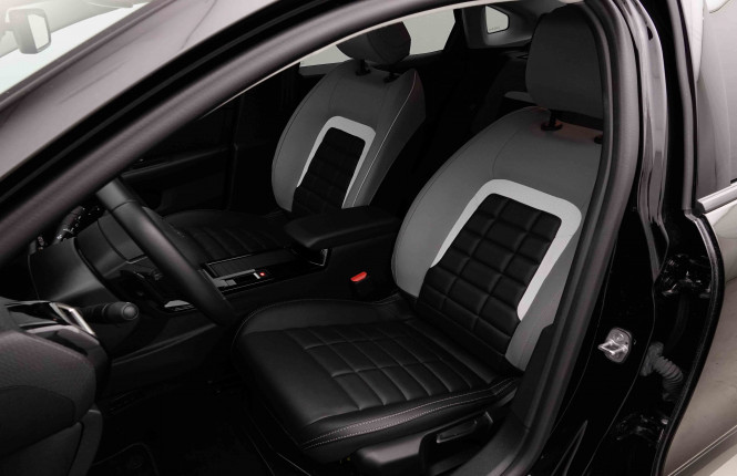 CITROEN_CITROEN_C4 X_2652703_6.jpg CITROEN_CITROEN_C4 X_2652703_6.jpg