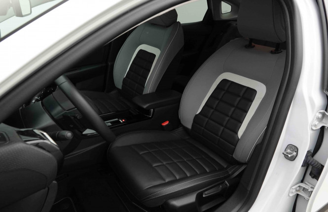 CITROEN_CITROEN_C4 X_2653784_6.jpg CITROEN_CITROEN_C4 X_2653784_6.jpg